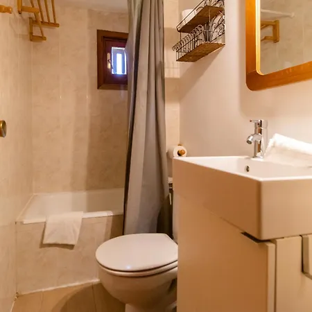 弗米加尔公寓 *